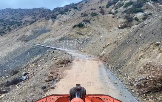Kozluk'ta Heyelanlar Nedeniyle Kapanan Yollar Açıldı