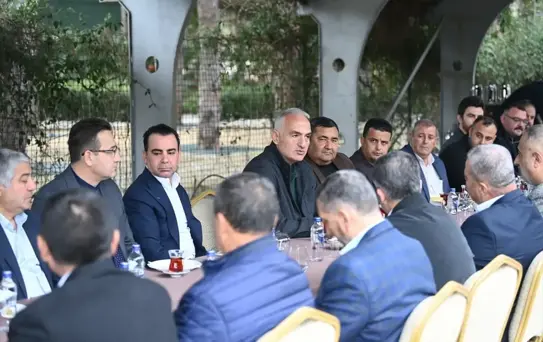 Bakan Ersoy'dan Antalya Taksicilerine Destek