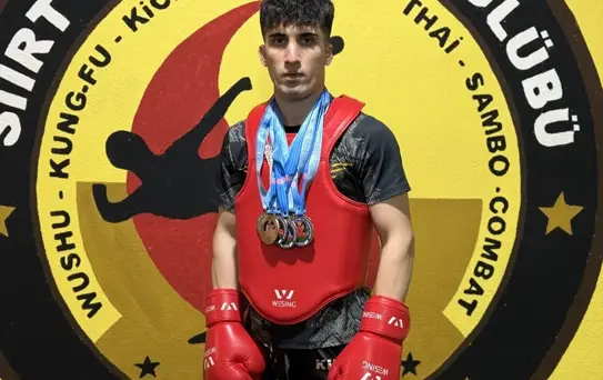 Wushu'da Altın Madalya Kazanan Sporcu