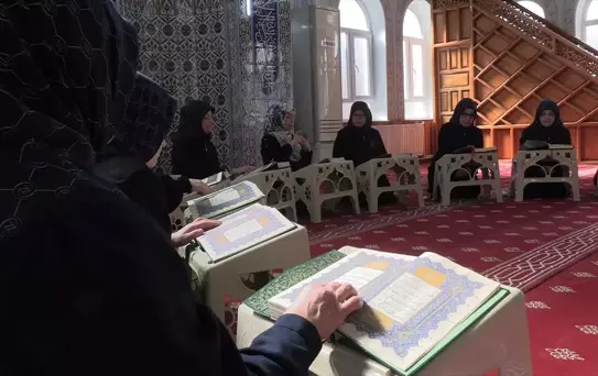 Engelli Öğrencilerden İşaret Diliyle Hatim