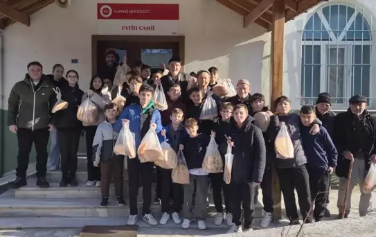 Lapseki'de Öğrencilerden Ramazan İkramı
