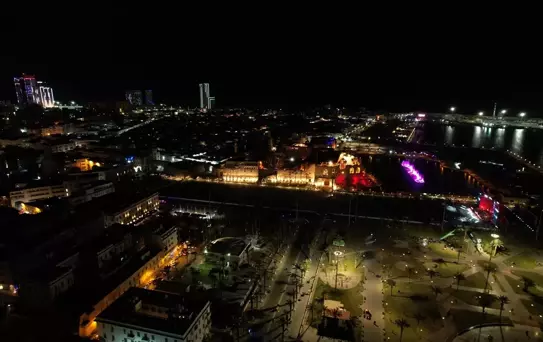 Libyalılar başkent Trablus'ta 17 Şubat Devrimi'nin 15. yıldönümünü kutladı