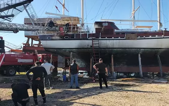 Manavgat'ta Tersanede Yangın