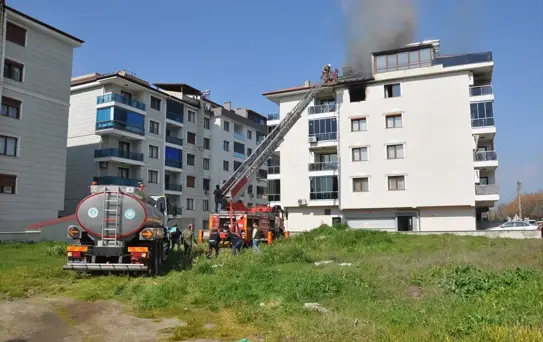 Salihli'de Apartman Yangını