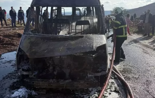 Mardin'de Minibüs Yangını