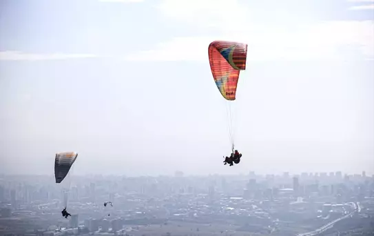 Özel Gereksinimli Çocuklar Yamaç Paraşütüyle Uçtu