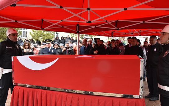 Mersin'de trafik kazasında şehit olan polis memuru Ünal, Kırıkkale'de son yolculuğuna uğurlandı