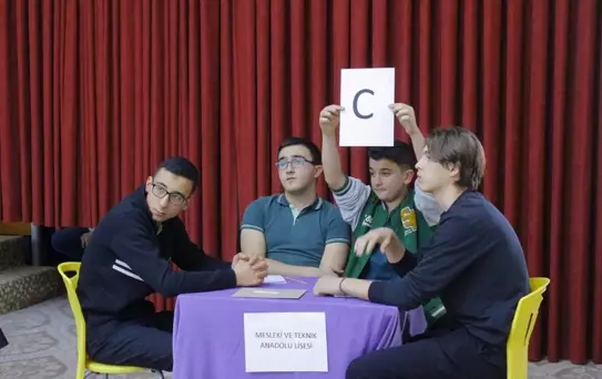 Merzifon'da 'Korkma Gençliğin Ruhu Burada' Liseler Arası Bilgi Yarışması yapıldı