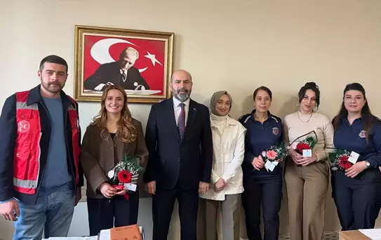 MHP'den 8 Mart Kadınlar Günü Kutlaması