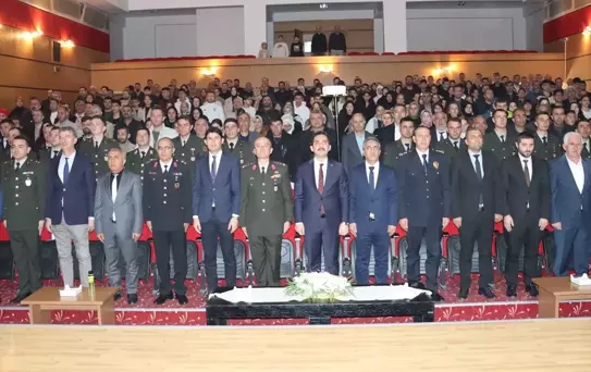 Midyat'ta 18 Mart Şehitleri Anma Günü ve Çanakkale Deniz Zaferi dolayısıyla tören yapıldı