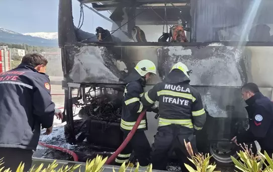 Muğla'da Otobüs Yangını