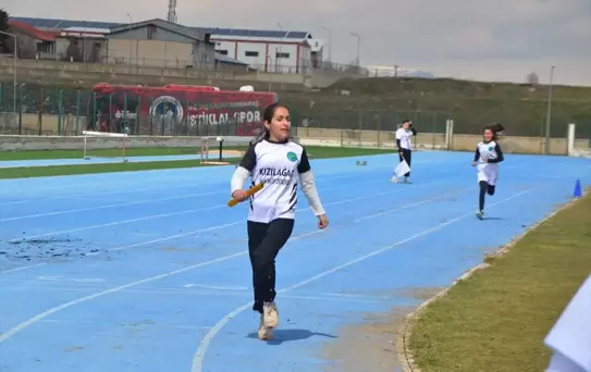 Muş'ta Okul Sporları Yarışmaları Yapıldı