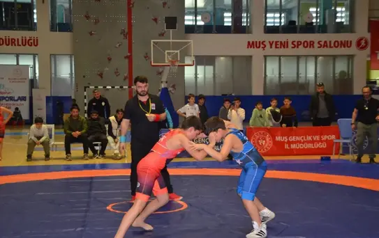 Muş'ta Güreş İl Müsabakaları Tamamlandı