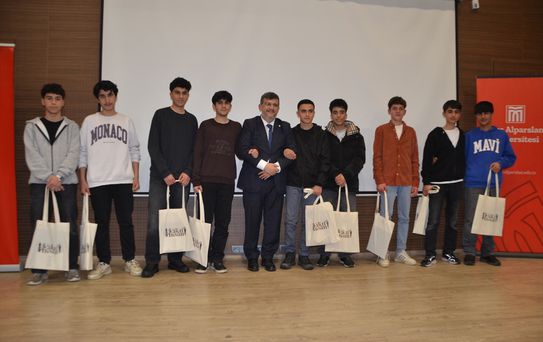 Muş'ta 'Vakıf İnsan' Yarışması Düzenlendi