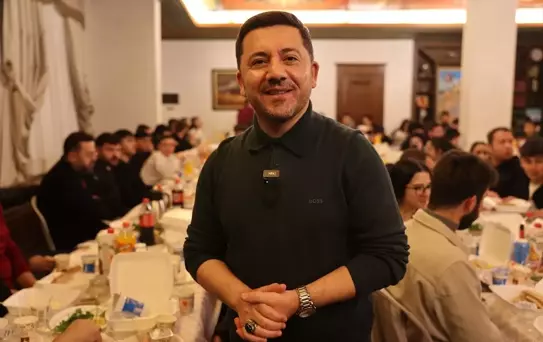 Başkan Arı Öğrencilerle Sahurda Buluştu