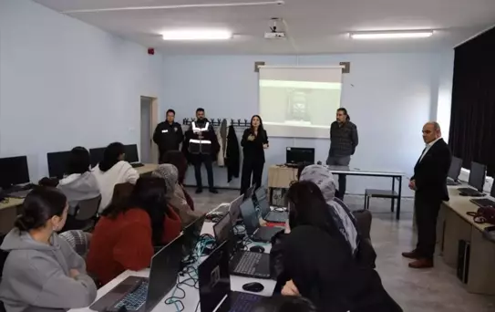 Öğrencilere Dolandırıcılık Eğitimi