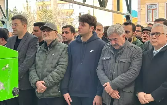 Ali Nebol'ün Eşi Nurhan Nebol Toprağa Verildi