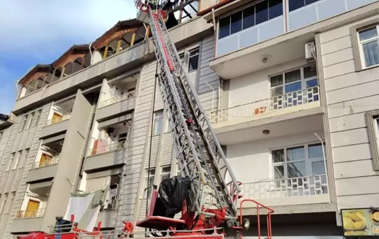 Niksar'da Çatı Katında Yangın