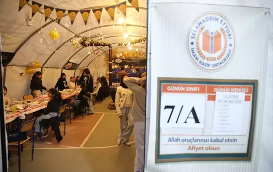 Kurtalan'da Ramazan İftar Çadırı Kuruldu