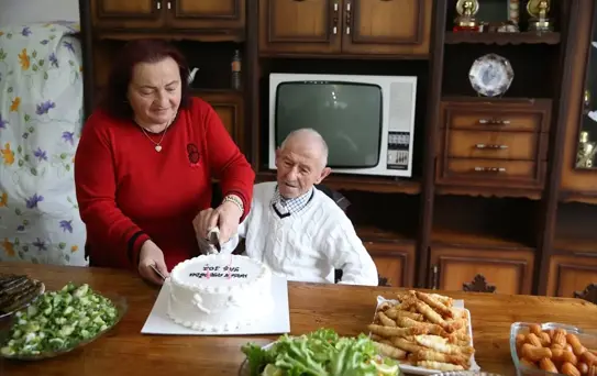 102 Yaşına Giren Hüseyin Aydoğan'ın Doğum Günü Kutlandı