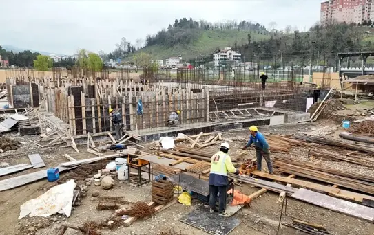 Eskipazar Spor Kompleksi Yapımı Devam Ediyor