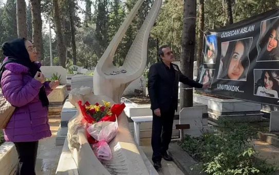 11 yıldır dinmeyen acı: Özgecan Aslan kabri başında dualarla anıldı