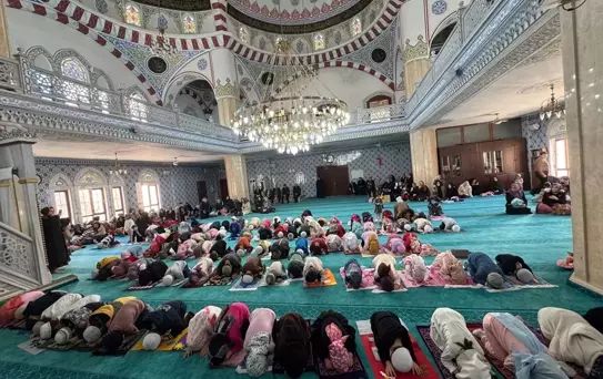 Öğrenciler Camiyi Ziyaret Etti