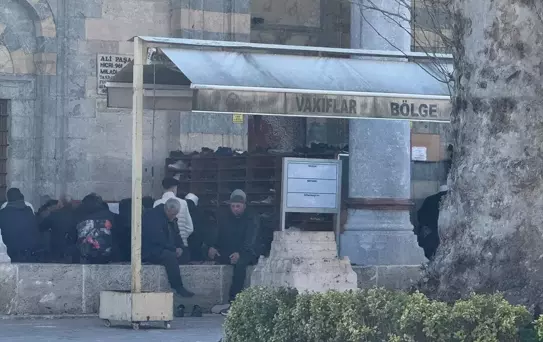 Ramazan'ın İlk Cuma Namazı Yoğun Geçti