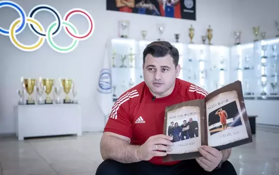 Rıza Kayaalp, fotoğraflarla 'geçmişe yolculuk' yaptı