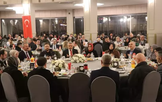 Rize'de 'Şehit yakınları ve gazilerle büyük aile sofrası' iftar programı düzenlendi