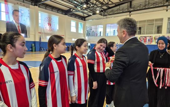 Salıpazarı'nda Futsal Turnuvası Sona Erdi