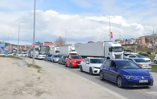 Samsun-Ankara Yolunda Bayram Yoğunluğu