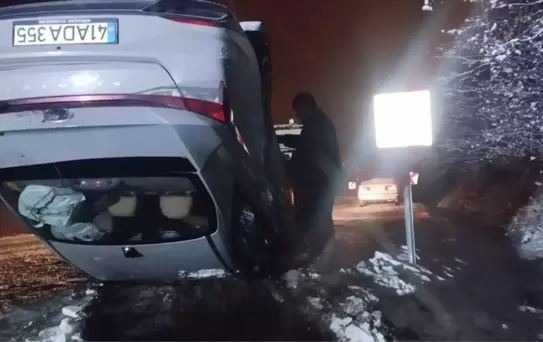 Samsun'da Otomobil Devrildi: 4 Yaralı