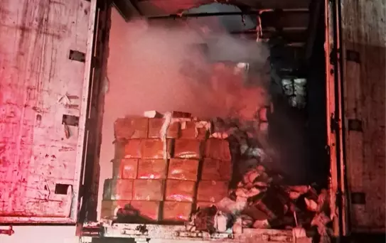 Peçete Yüklü Tırda Yangın