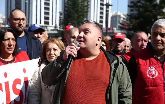 Seyhan'da İşçi Eylemi: Alacaklar ve Zam Talebi