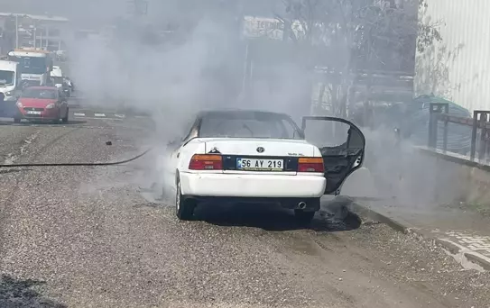 Siirt'te Otomobil Yangını