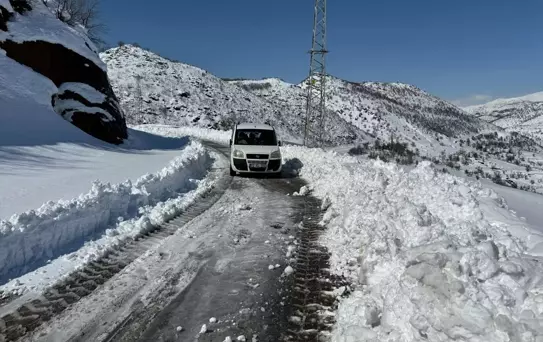 Hamile Kadın Karla Mücadele Ekipleriyle Hastaneye Ulaştırıldı