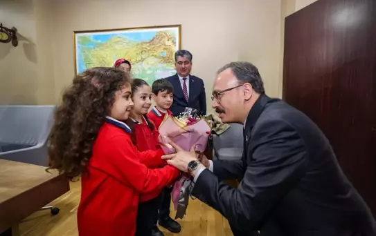 Vali Kızılkaya Öğrencileri Kabul Etti