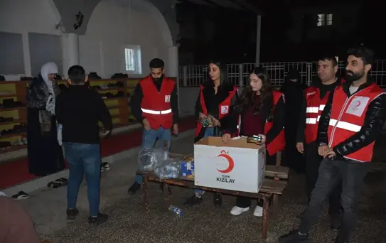 Kızılay'dan Kadir Gecesi İkramı