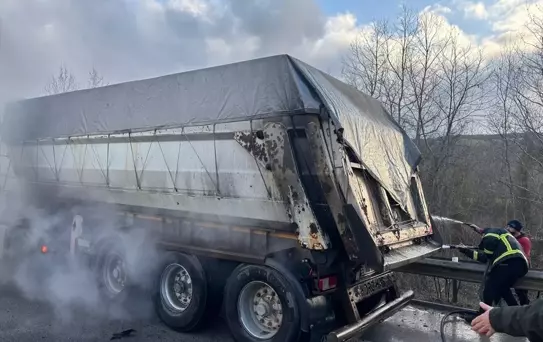 Sinop'ta Kamyon Yangını Söndürüldü