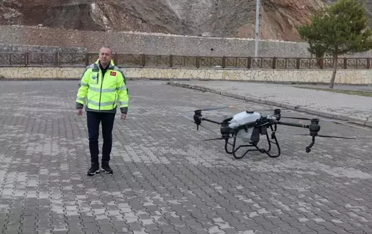 Sivas'ta Dronla İlaçlama Çalışmaları