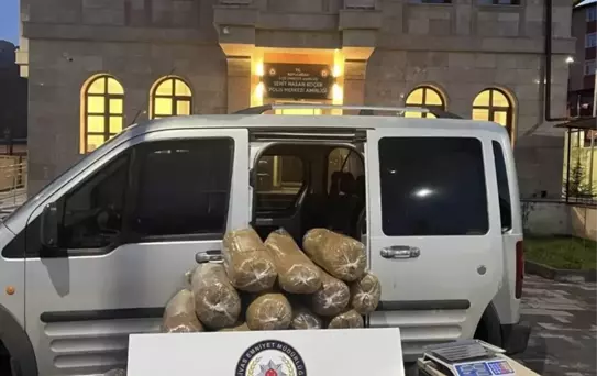 Sivas'ta Gümrük Kaçağı Tütün Ele Geçirildi