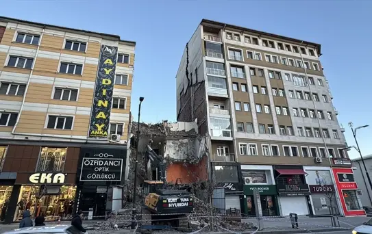 Sivas'ta Binada Tahliye İşi