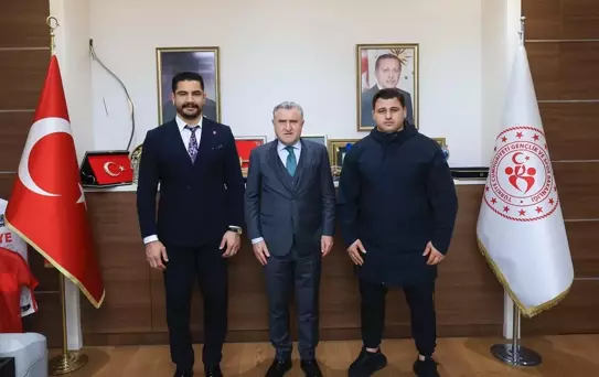 Güreş Federasyonu'ndan Bakan Bak'a Ziyaret