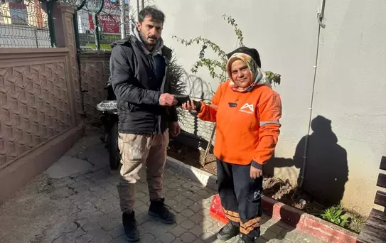 Tarsus'ta Temizlik Görevlisinden Örnek Davranış