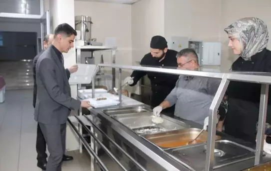 Taşova'da Kaymakam Kartal öğrencilerle iftarda buluştu