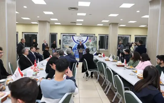 Hulusi Akar ERÜ Öğrencileriyle İftar Yaptı