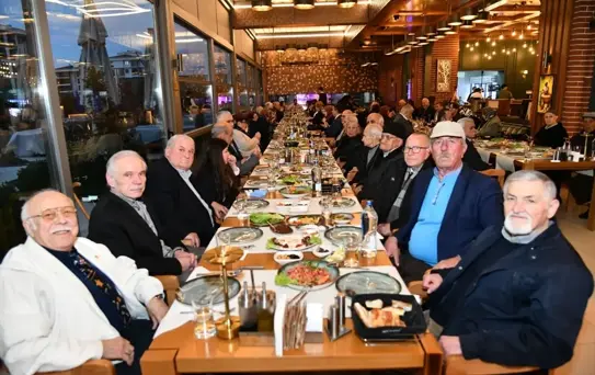 Vali Soytürk Huzurevi Sakinleriyle İftar Yaptı