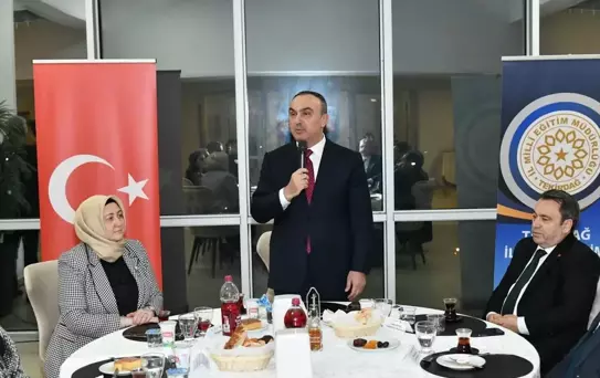 Vali Soytürk Öğretmenlerle İftar Yaptı