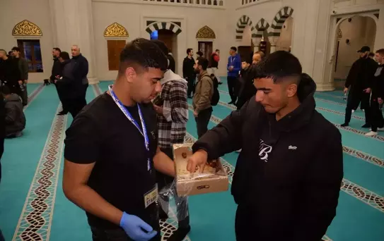 Tiran'da İftar Programı Düzenlendi